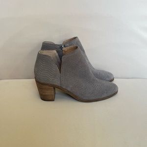 GENTLY WORN Lucky Brand gray booties